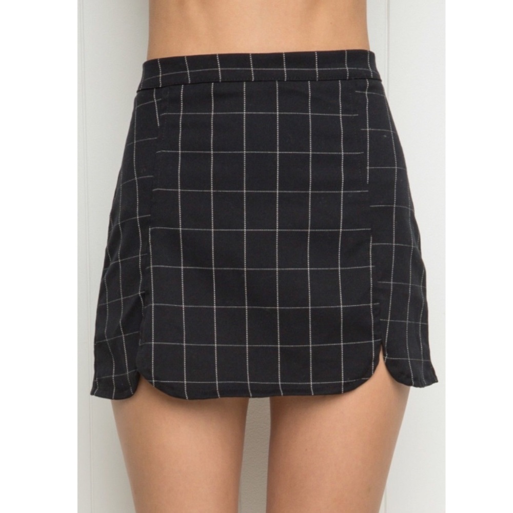 Brandy Melville Black Plaid Skirt
